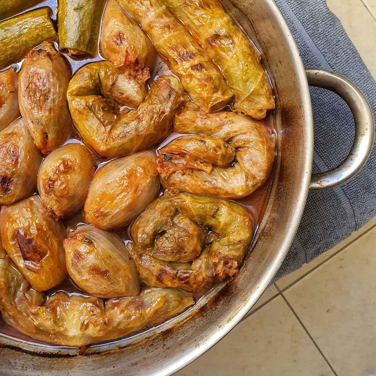 כרוב ממולא אורז, בשר וירקות (אפשרות לטבעוני)