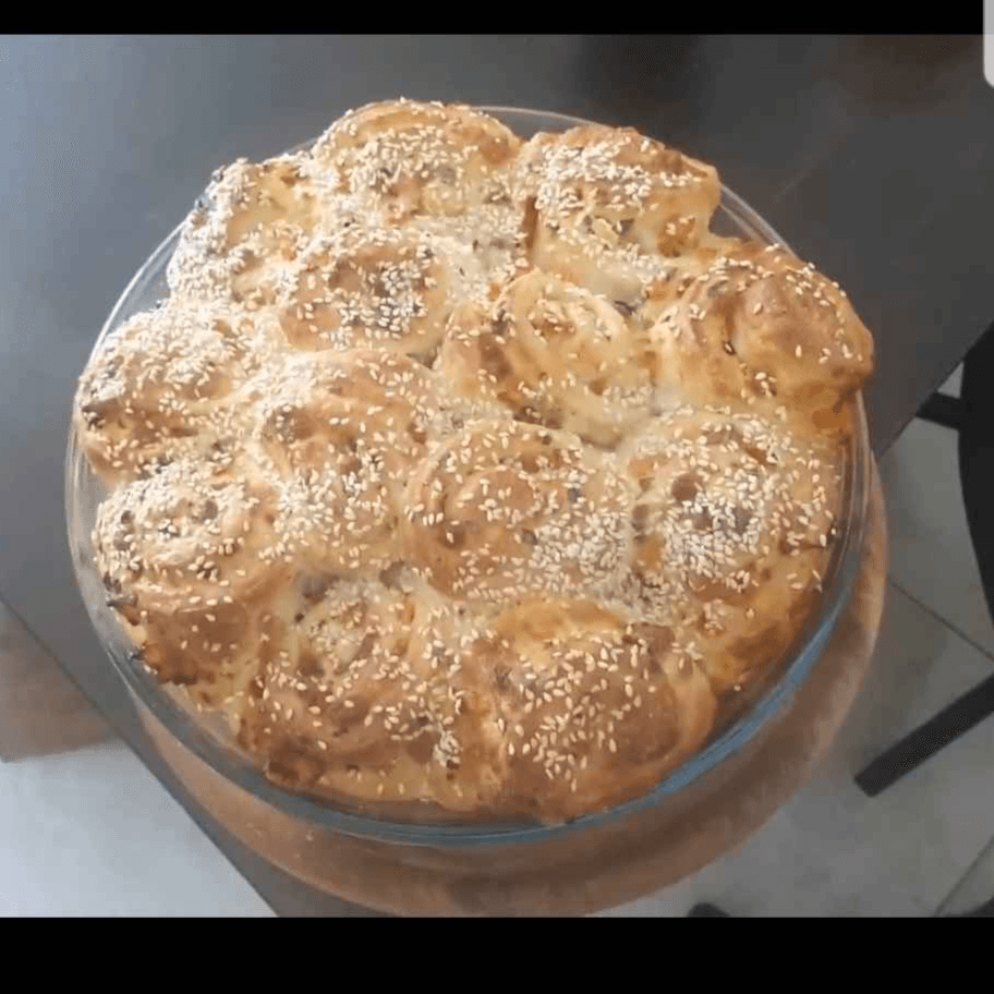 מאפה פיצה שושנים עם ירקות ובולגרית