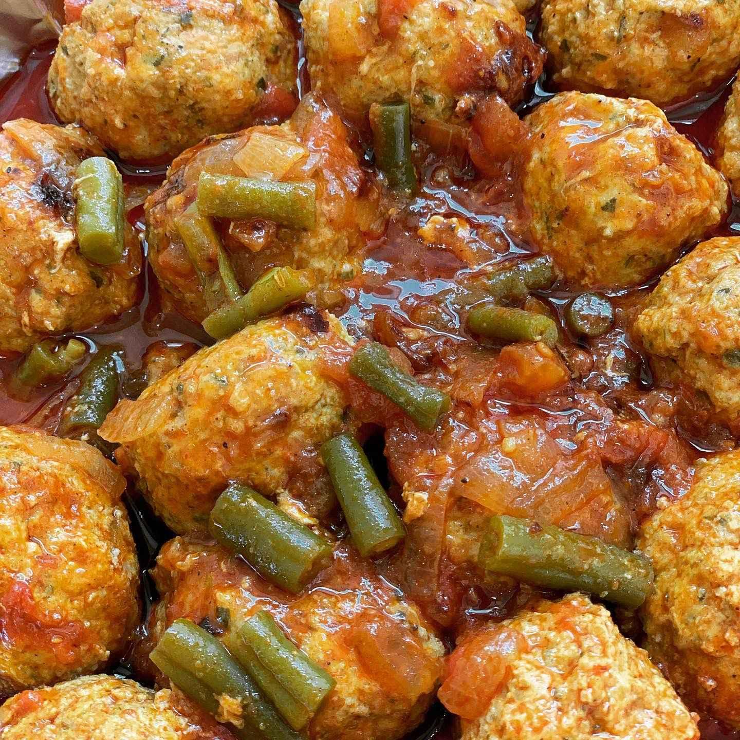 חצי קילו קציצות בקר עם שעועית ירוקה