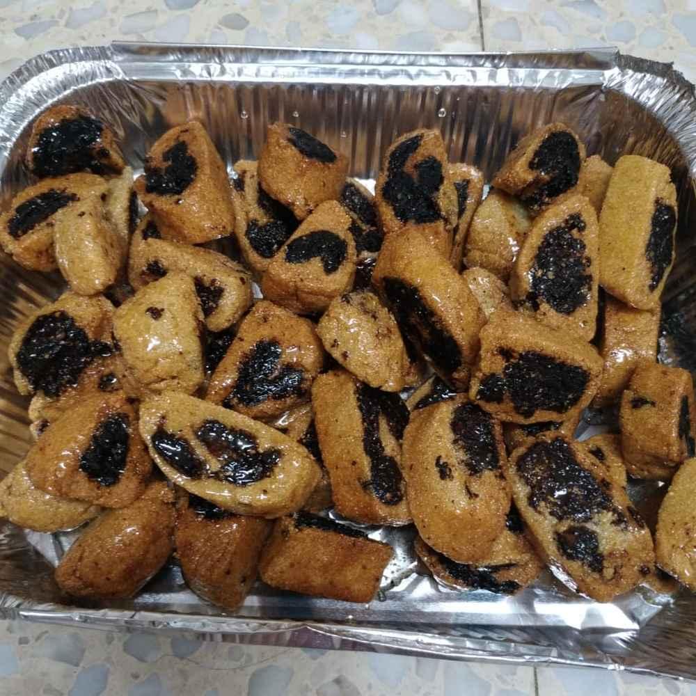 מקרוד עוגיה שעשויה מסולת עם מילוי תמרים. עוגיה בתוספת דבש 
