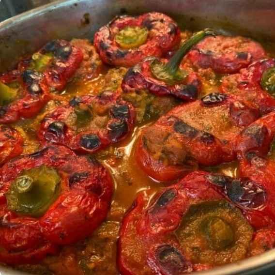 פלפלים ממולאים בבשר ואורז